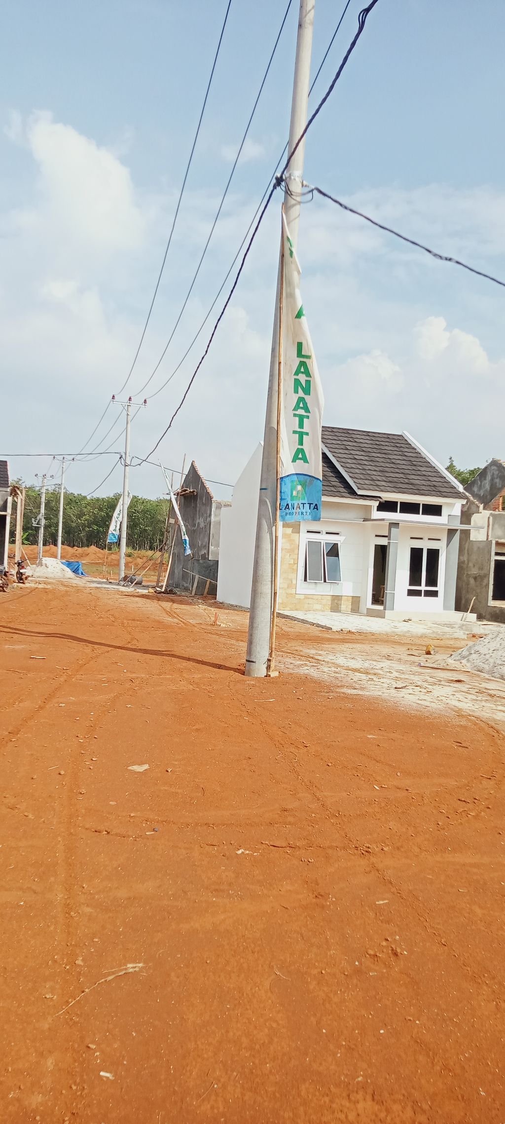 foto posisi tengah perumahan Griya Lanatta