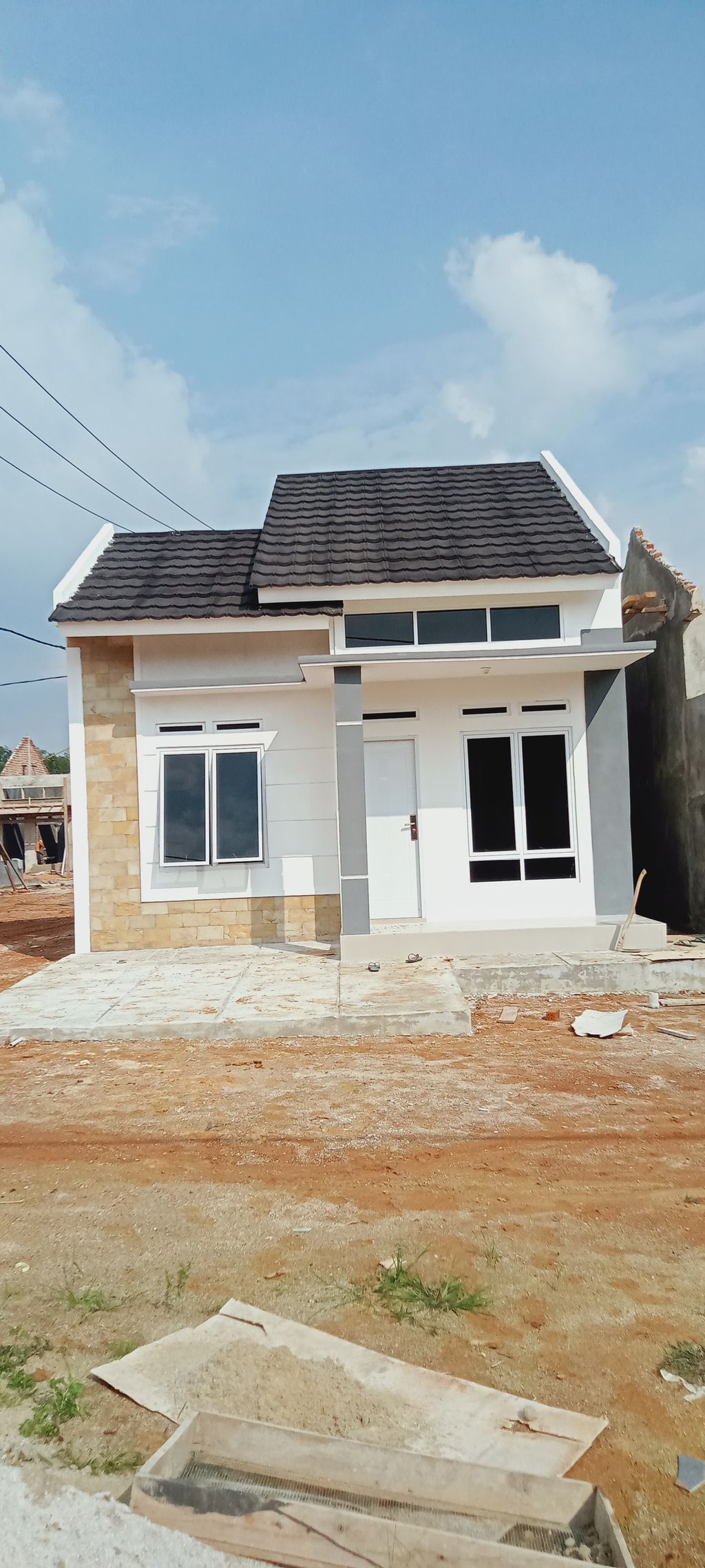 foto contoh rumah perumahan Griya Lanatta