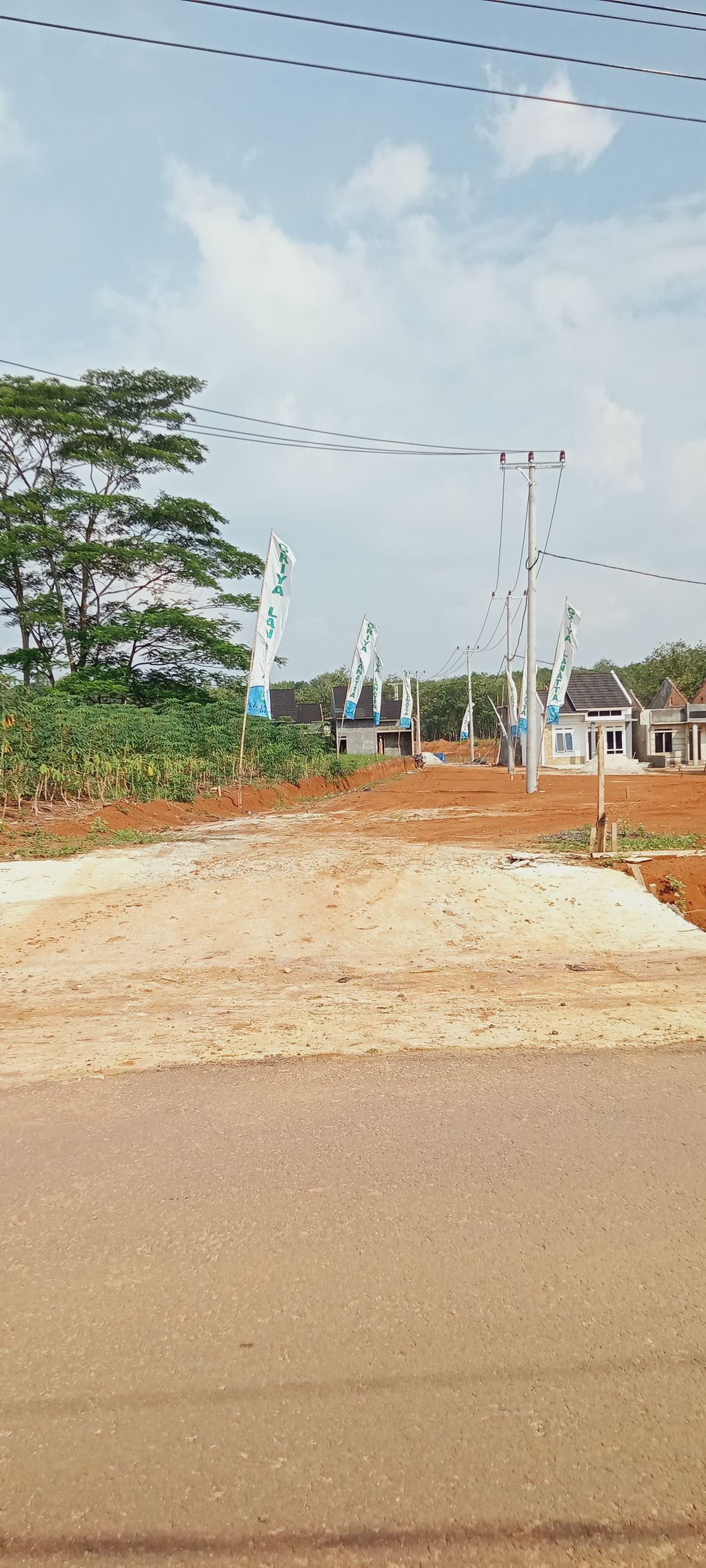 foto gerbang perumahan Griya Lanatta