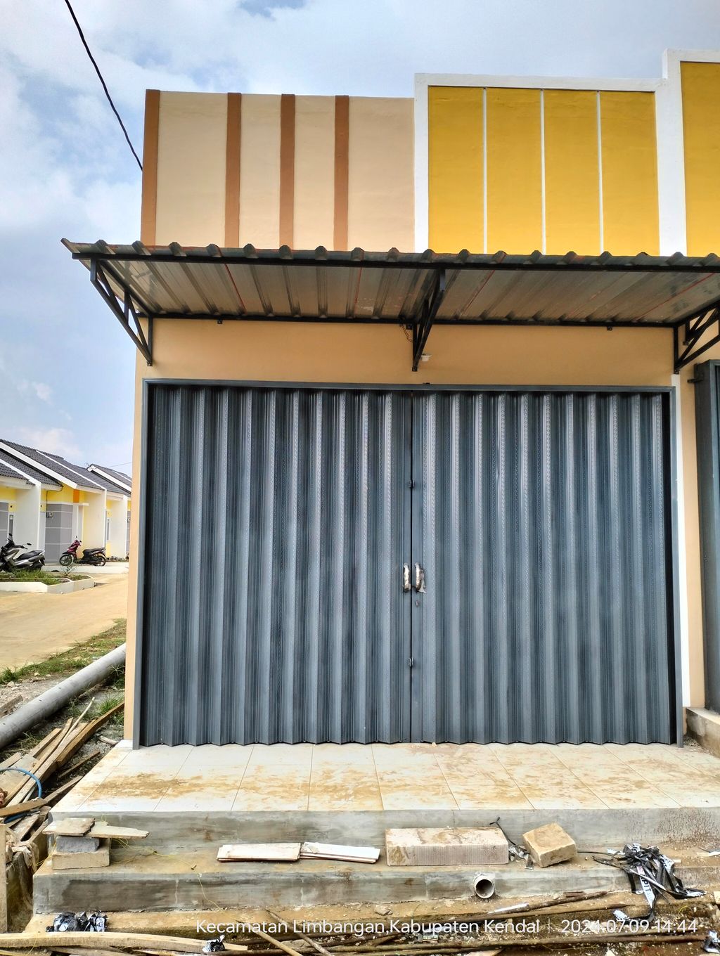 foto tampak rumah tipe KIOS perumahan PURI HARMONI 3