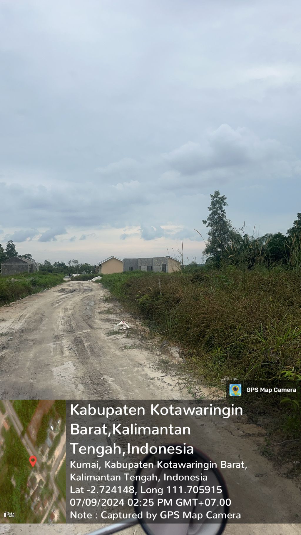 foto posisi tengah perumahan Borneo Land Property