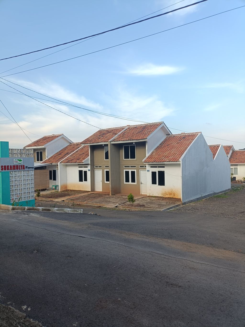 foto gerbang perumahan PERUMAHAN SUKAMULYA REGENCY