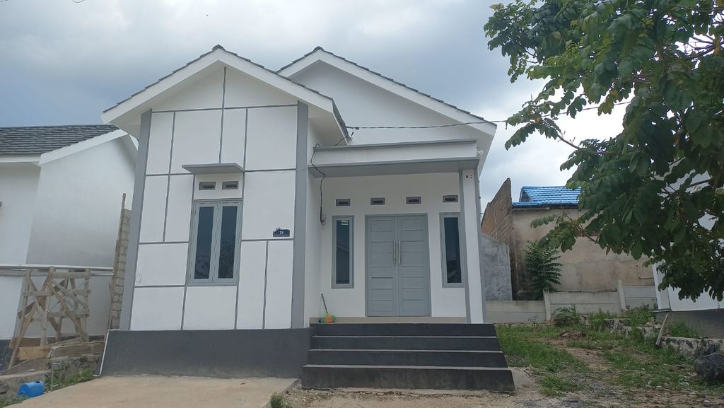 foto tampak rumah tipe 45 komersil perumahan Shafwah Guntung Paikat 2