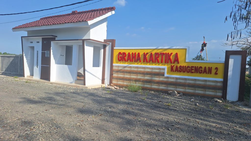 foto gerbang perumahan GRAHA KARTIKA KASUGENGAN 2