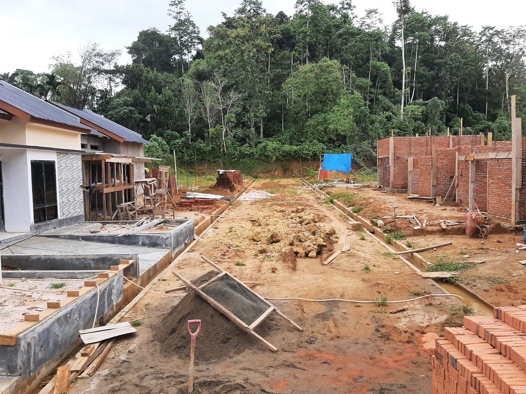 foto posisi tengah perumahan SAPROLITE INDAH 2