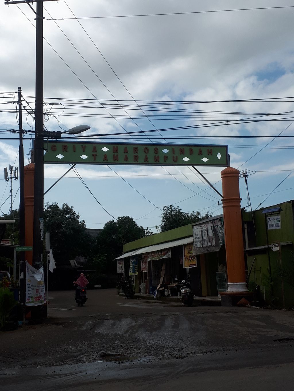 foto gerbang perumahan GRIYA MAROS INDAH TAMARAMPU BLOK G