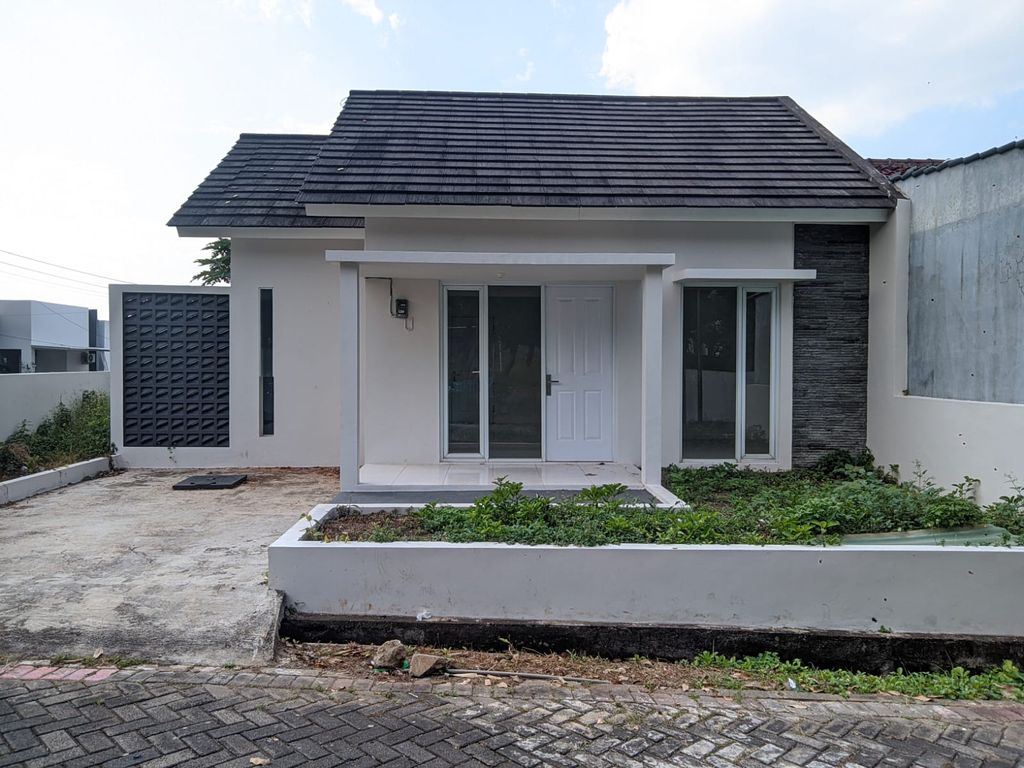 foto tampak rumah tipe D3 perumahan Perum Griya Lestari