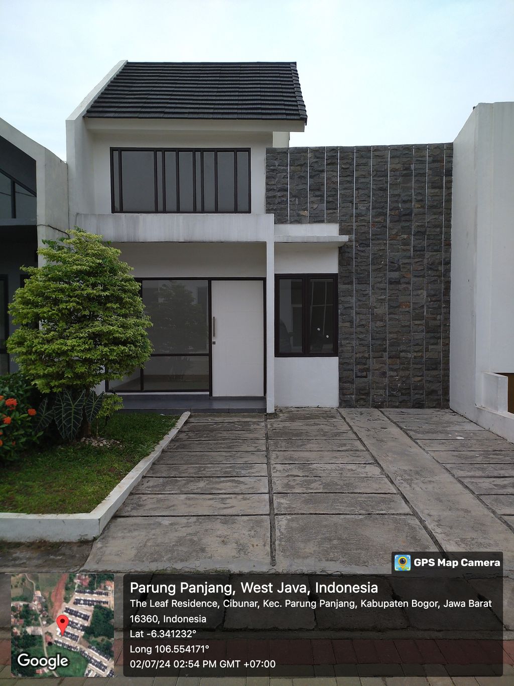 foto tampak rumah tipe Bougenville 33/72 perumahan The Leaf Residence