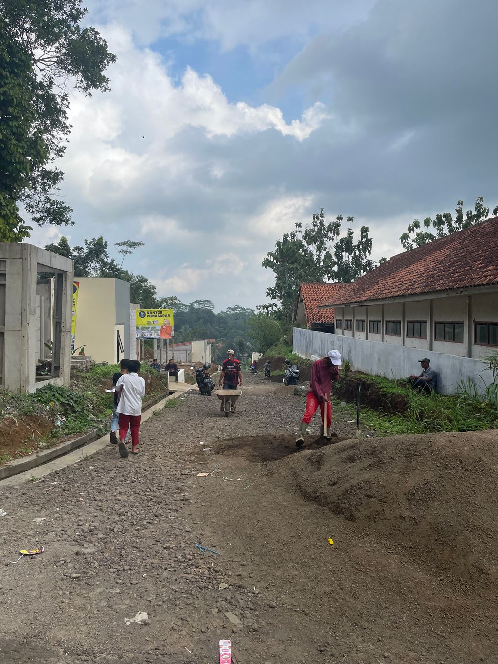foto gerbang perumahan D'VILLAGE RESIDENCE TAMANSARI