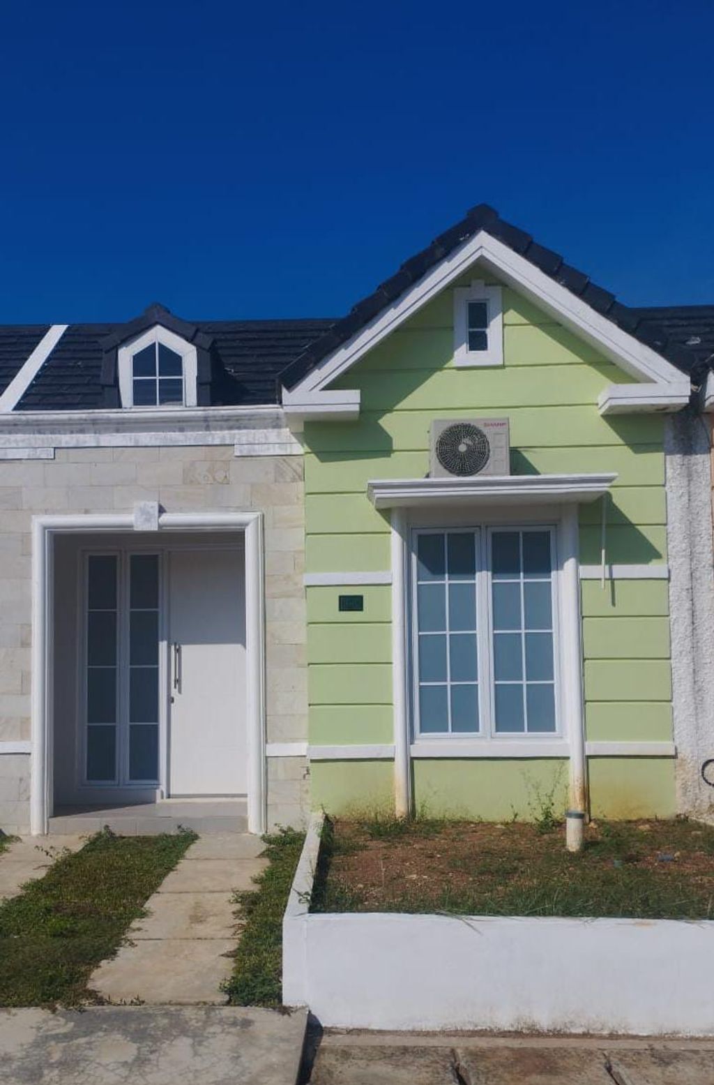 foto tampak rumah tipe 36/96 perumahan BRITANIA BEKASI (TAHAP 2)