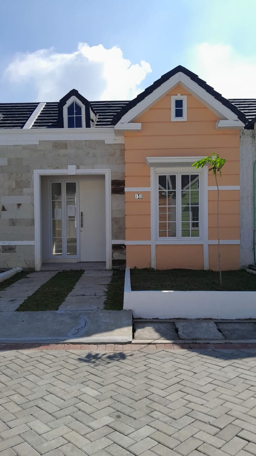 foto tampak rumah tipe 36/87 perumahan BRITANIA BEKASI (TAHAP 2)