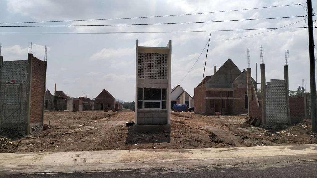 foto gerbang perumahan GRAHA GREEN VILLAGE 1