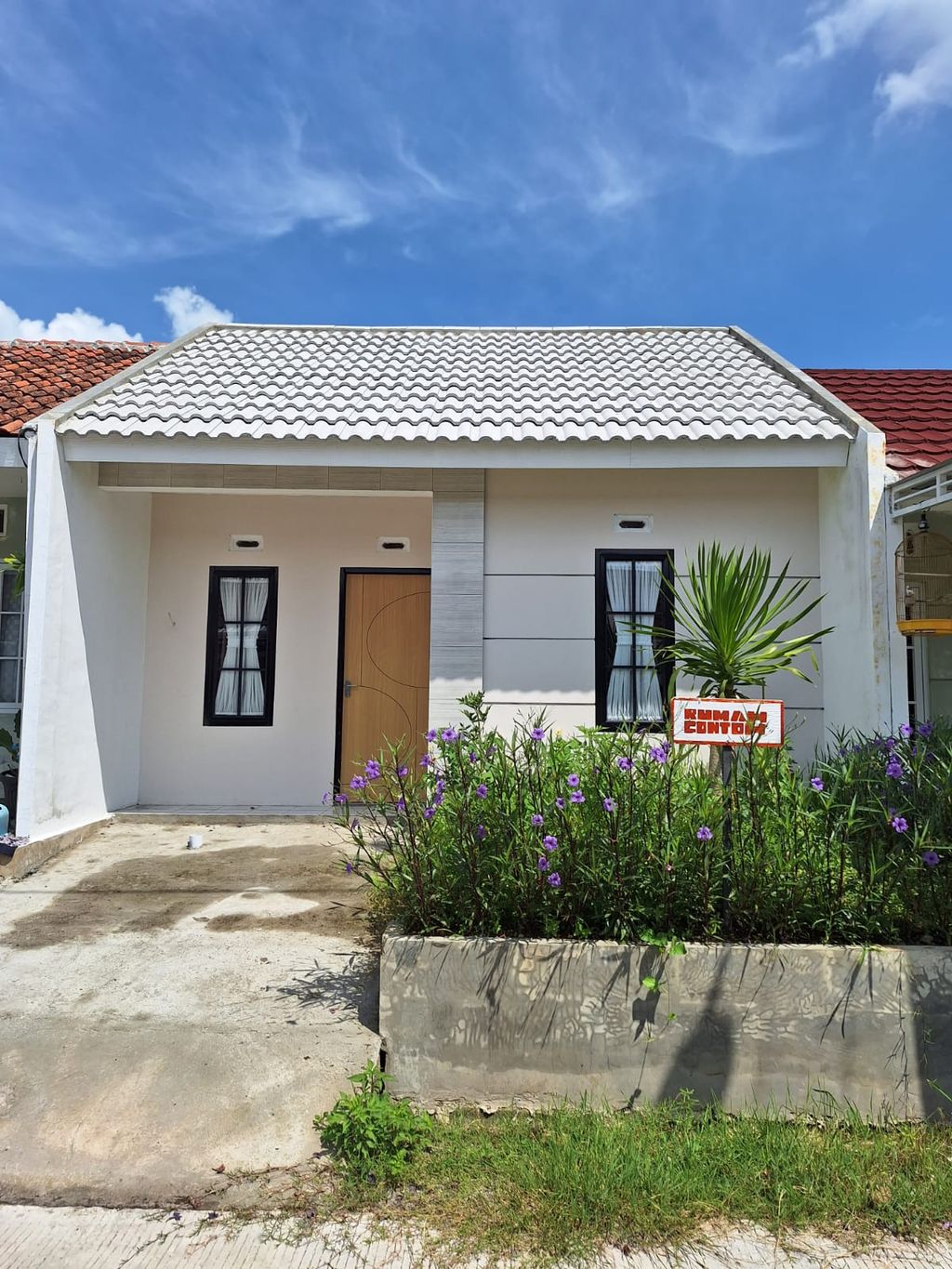 foto tampak rumah tipe 27 perumahan Parama graha wonoyoso