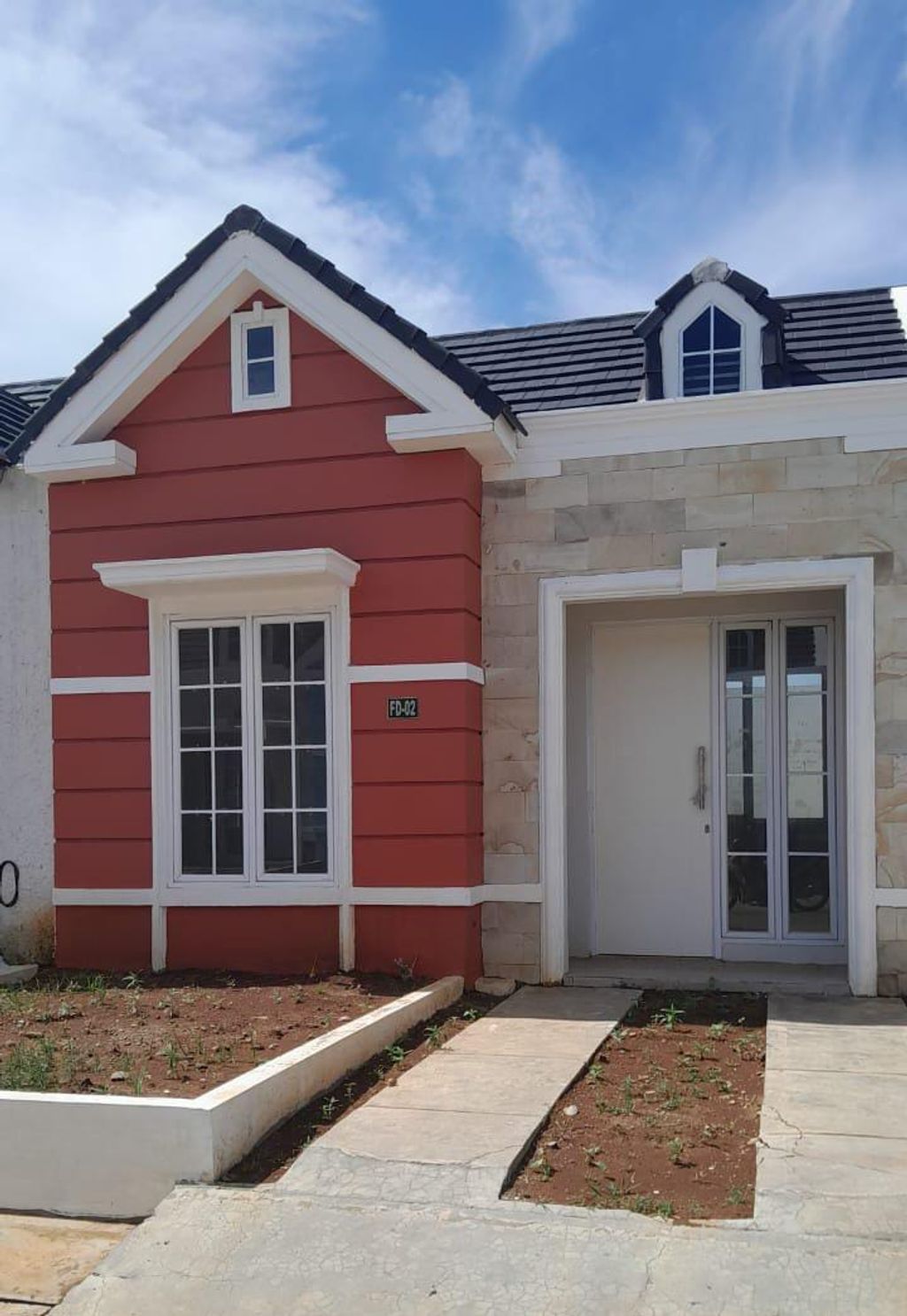 foto tampak rumah tipe 36/70 perumahan BRITANIA BEKASI (TAHAP 2)