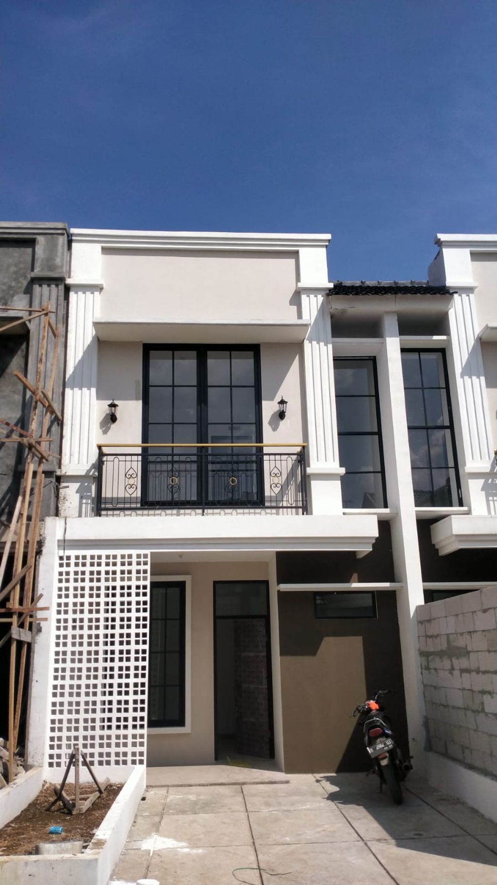 foto tampak rumah tipe 50 Compact Classic - 3KT (456) perumahan Griya Pataruman Asri 3
