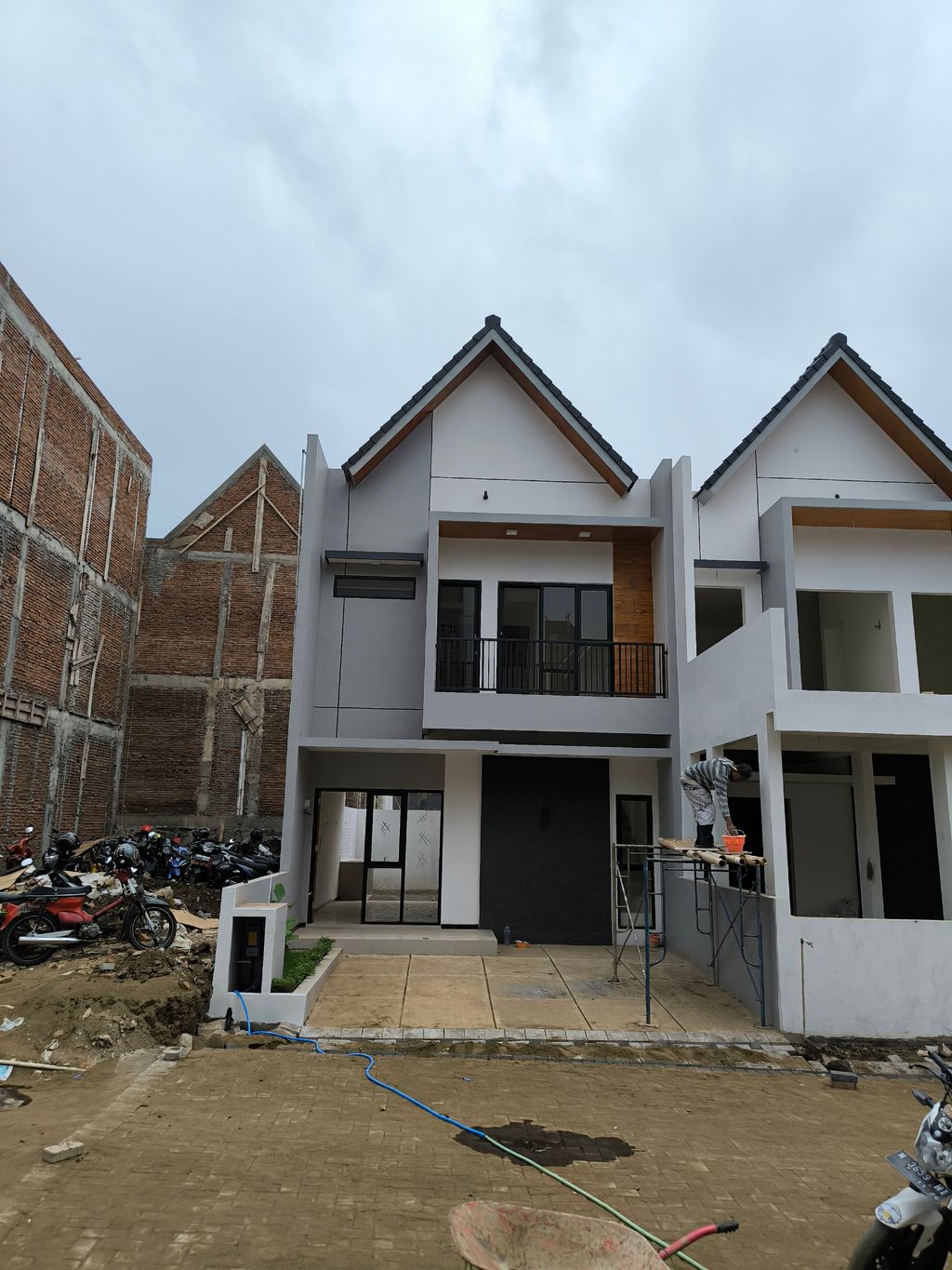 foto tampak rumah tipe GUB 65/78 perumahan GRAHA AGUNG