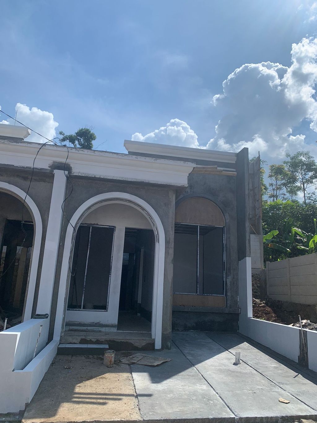 foto tampak rumah tipe 30 1 Lantai Kontur 1.5m (333) perumahan G-Land Padalarang Valley