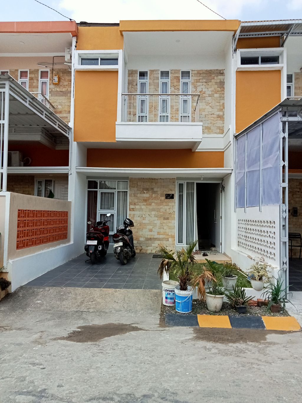 foto contoh rumah perumahan Perumahan Sako Blitz