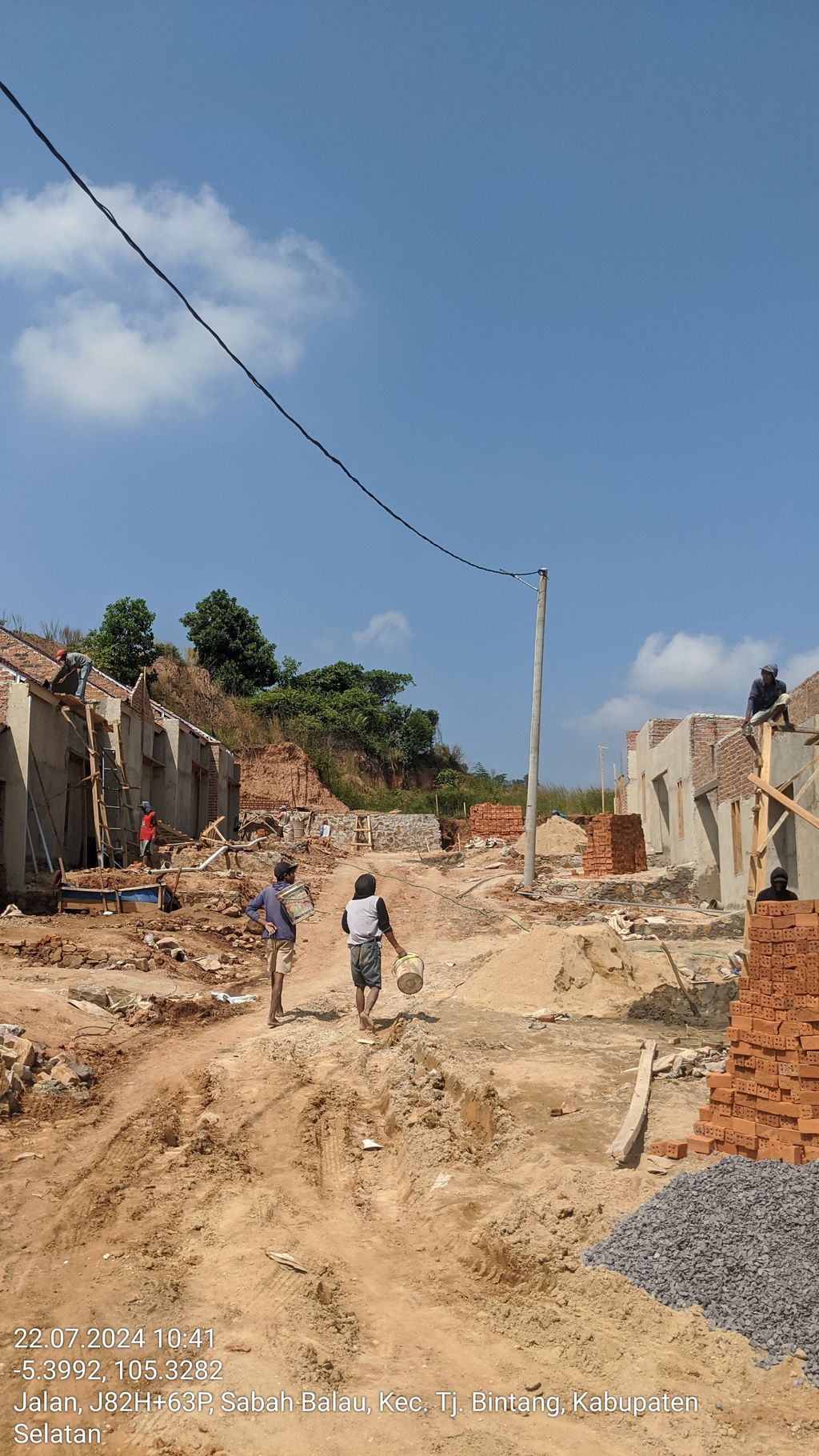 foto posisi tengah perumahan PERUMAHAN DISTRIK 61 LAND