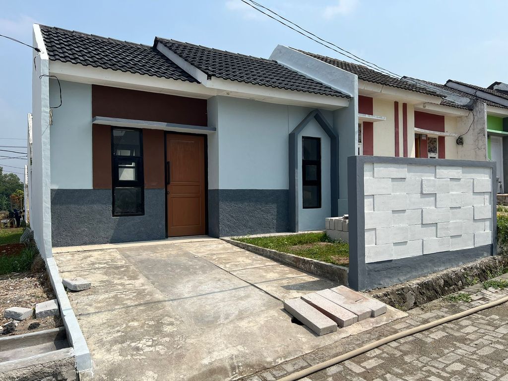 foto tampak rumah tipe Lavender Plus 90 Design Pertama perumahan DAEVA PERMAI