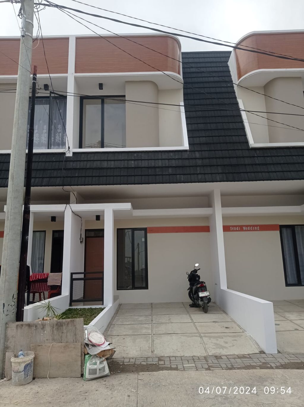 foto tampak rumah tipe 50 Compact (3 kamar) + Teras (611) perumahan G-Land Ciwastra Park 2