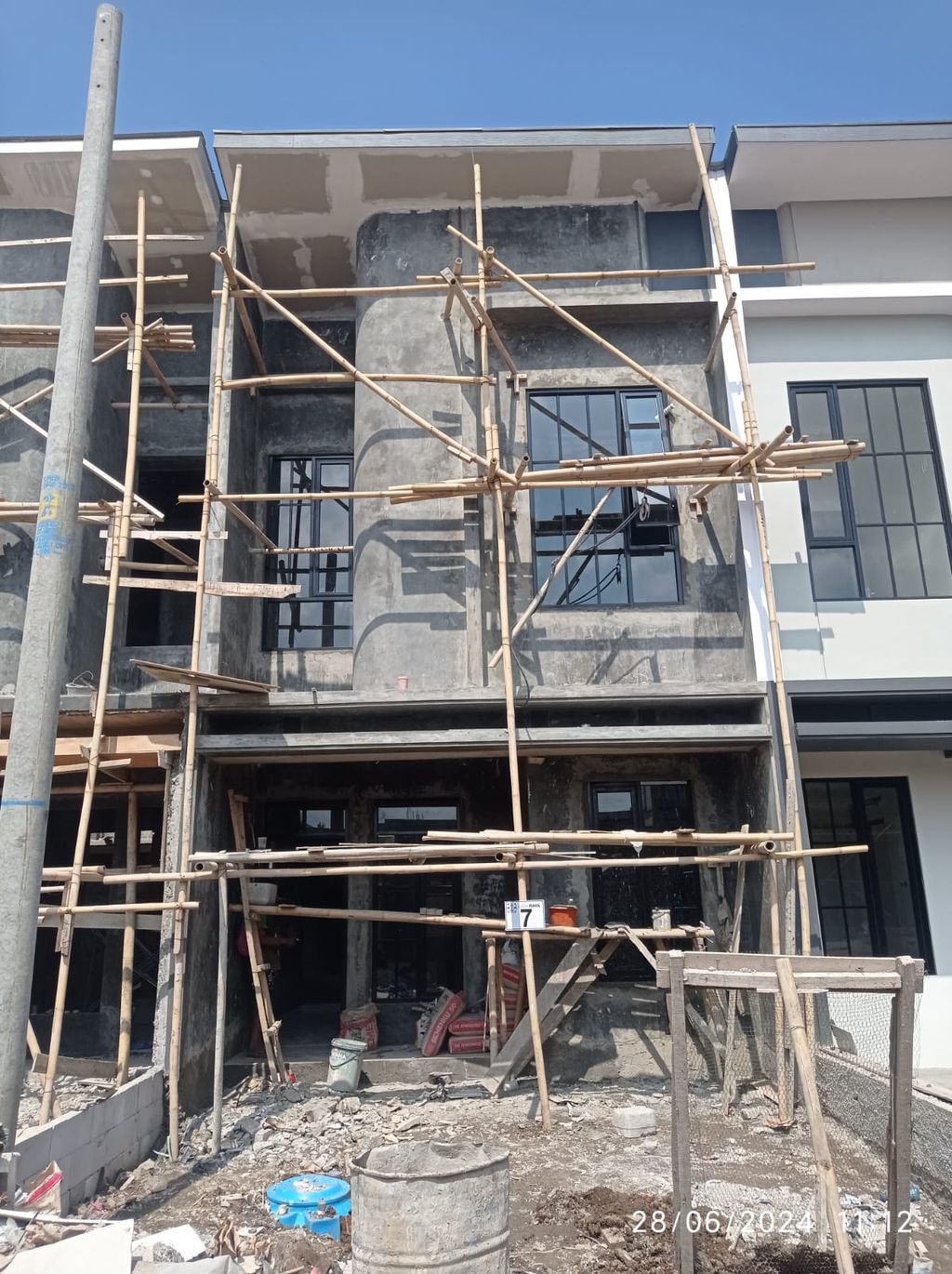 foto tampak rumah tipe 43 Compact High Ceiling (3KT) (527) perumahan G-Land Ciwastra Park 2