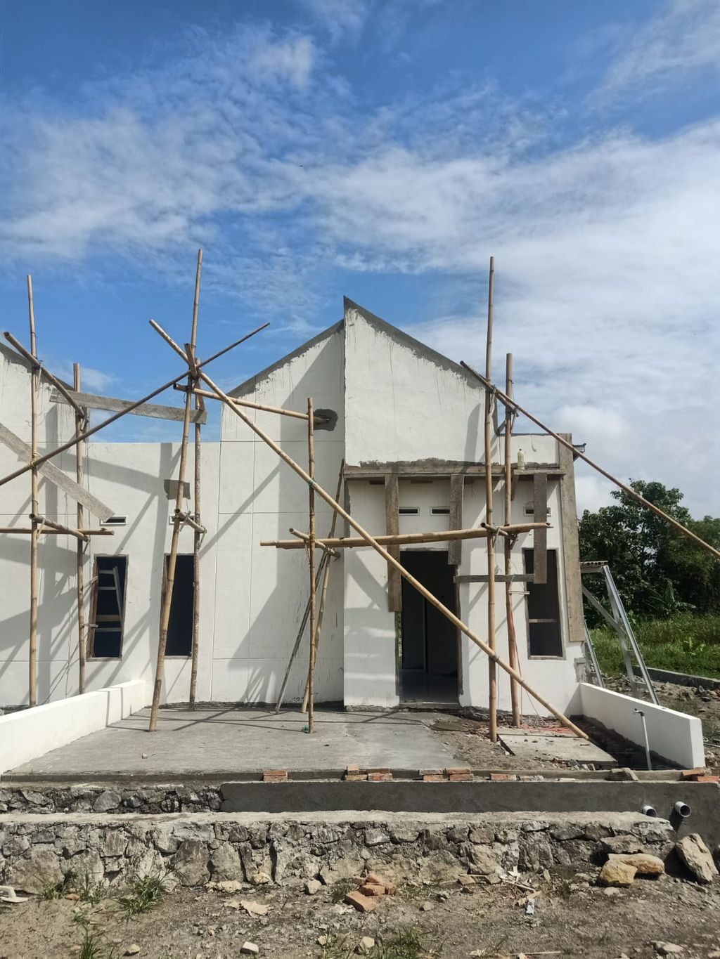 foto tampak rumah tipe Mappasitujue perumahan GRAHA MADANI V TASSOKKOE