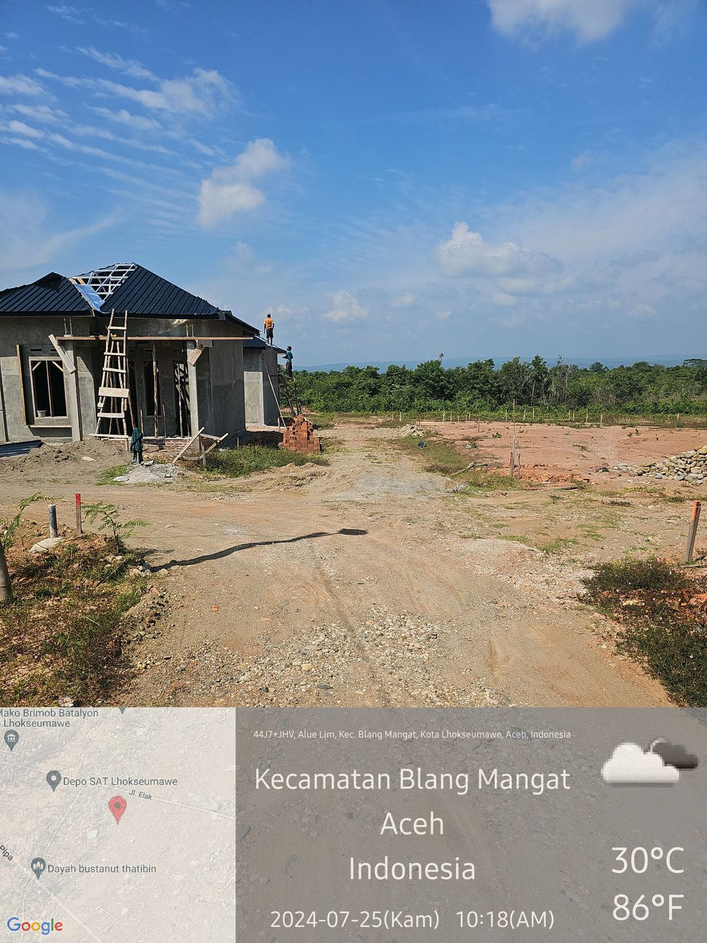 foto posisi tengah perumahan BUMI CEMARA ASRI
