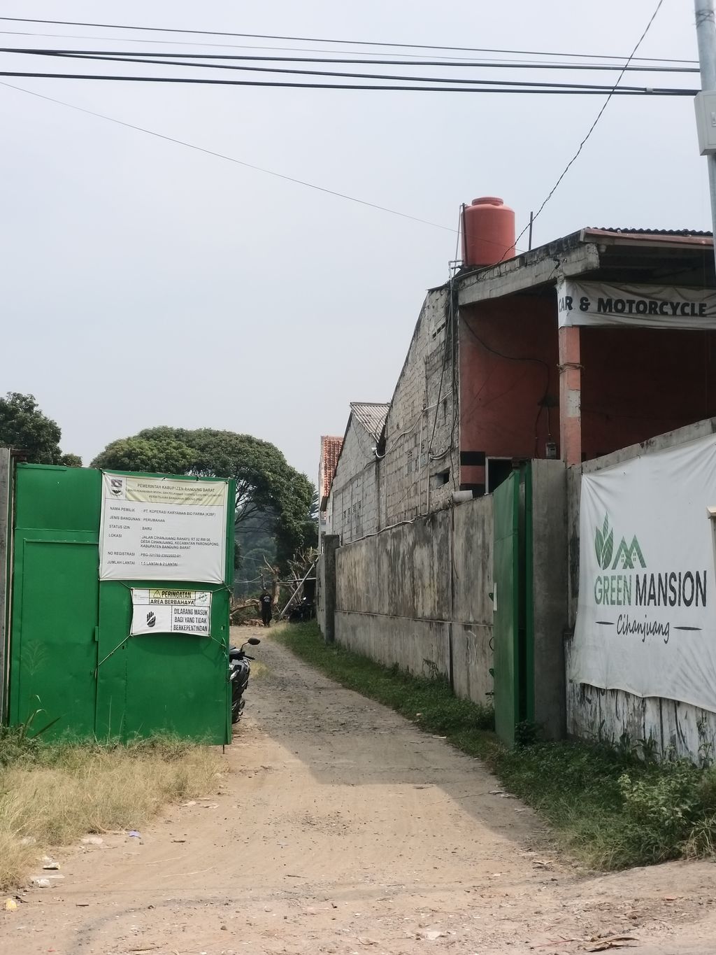 foto gerbang perumahan Green Mansion Cihanjuang
