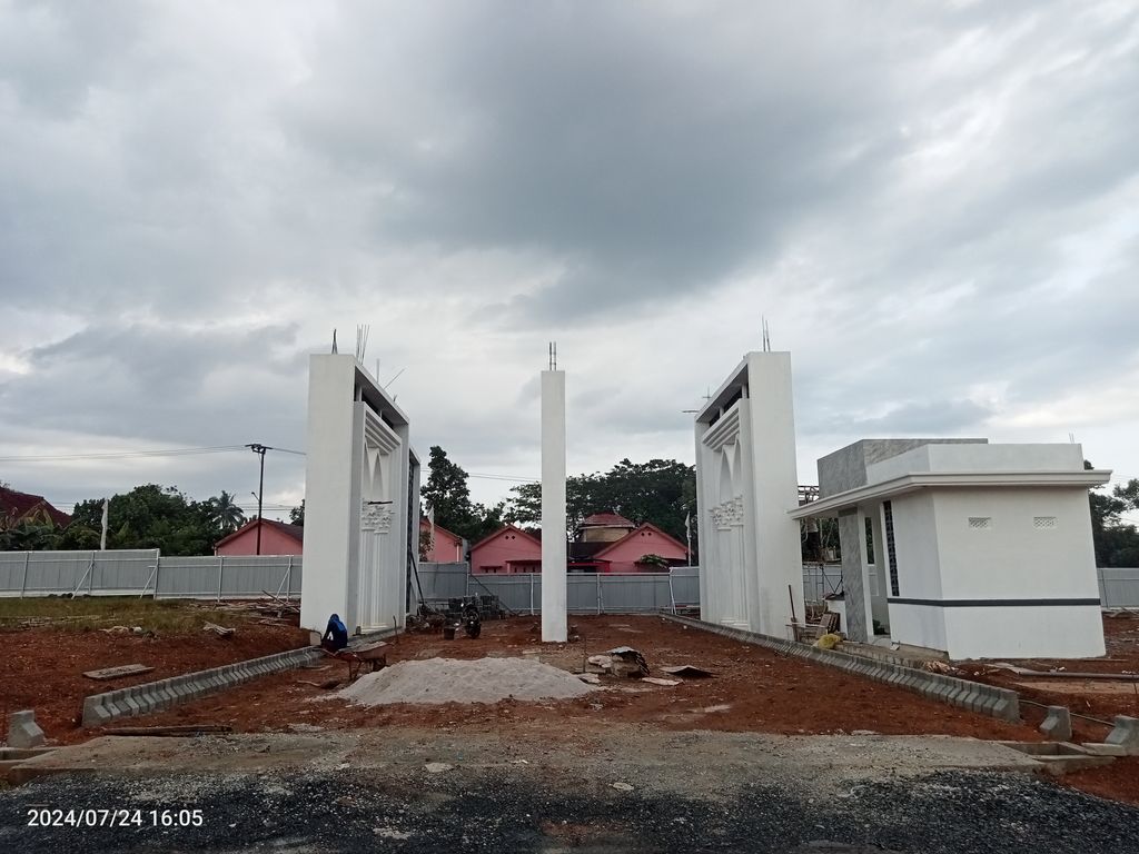 foto gerbang perumahan GRAND ASTORIA