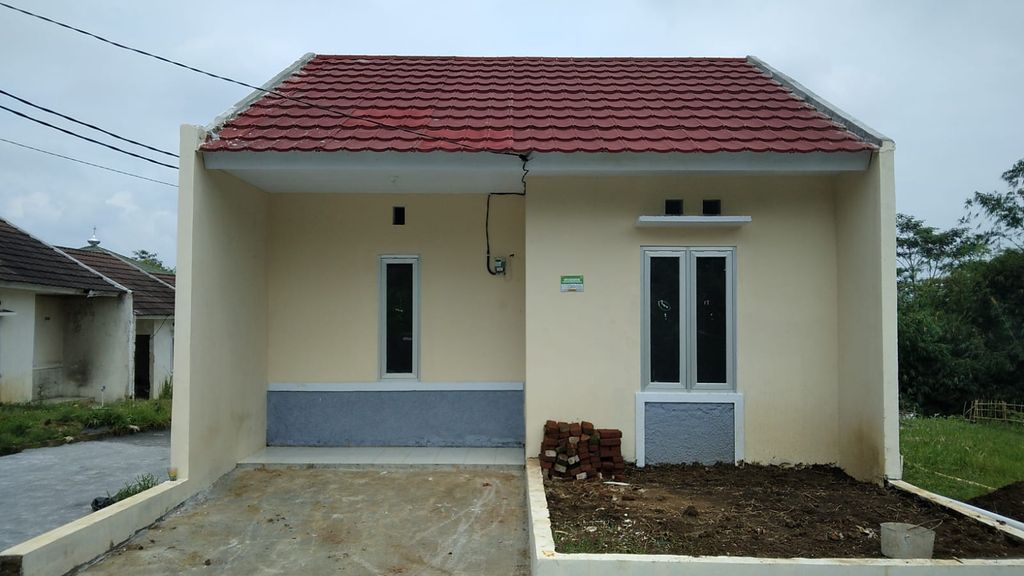 foto tampak rumah tipe 30/60 (PMK 2024) perumahan Cempaka lemahneundeut permai