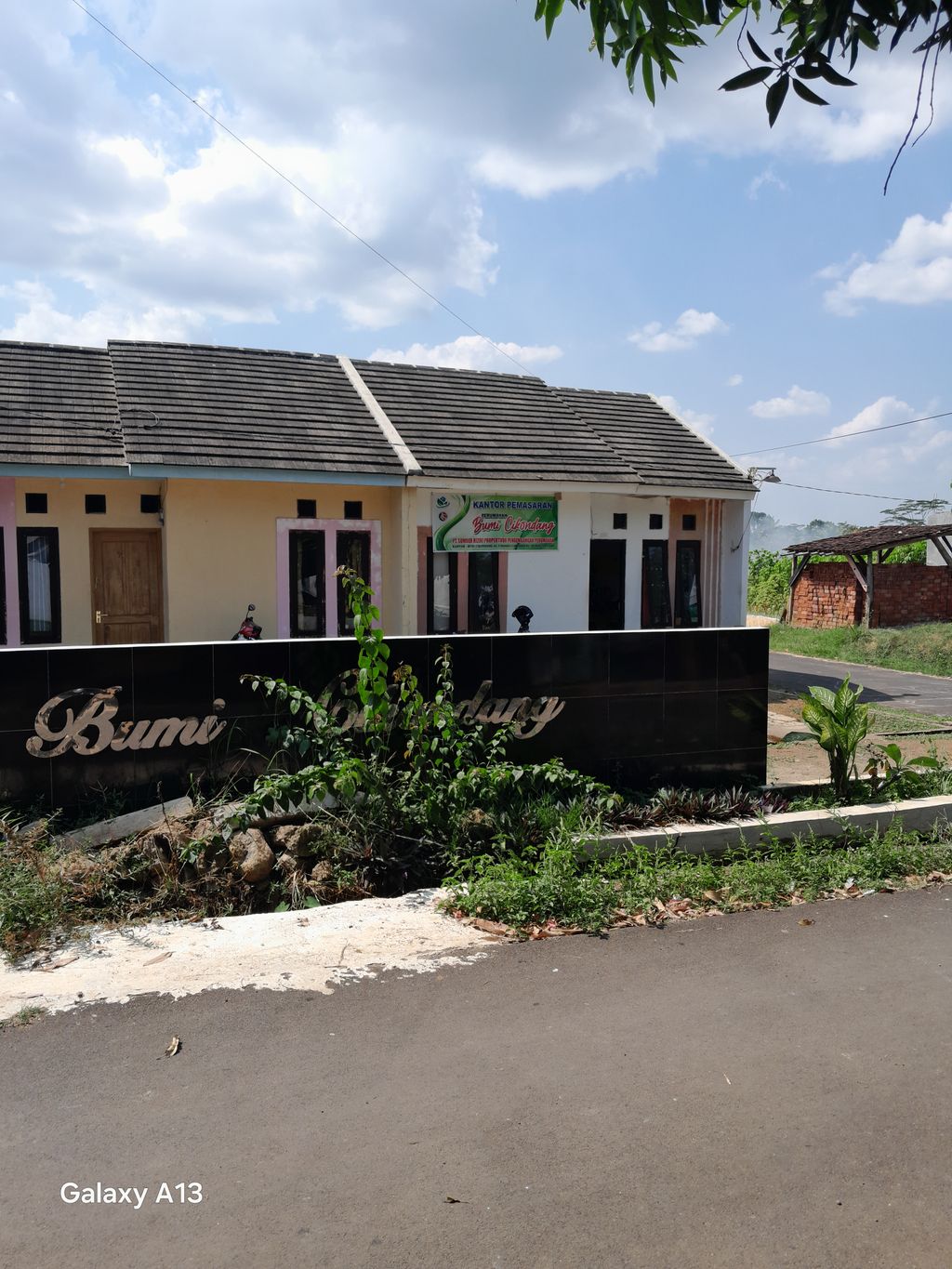 foto posisi tengah perumahan Bumi Cikondang 1