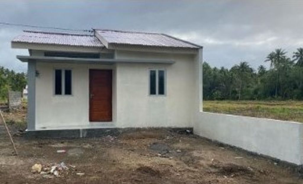 foto tampak rumah tipe LOKA 36/98 perumahan CITRALOKA BUHA