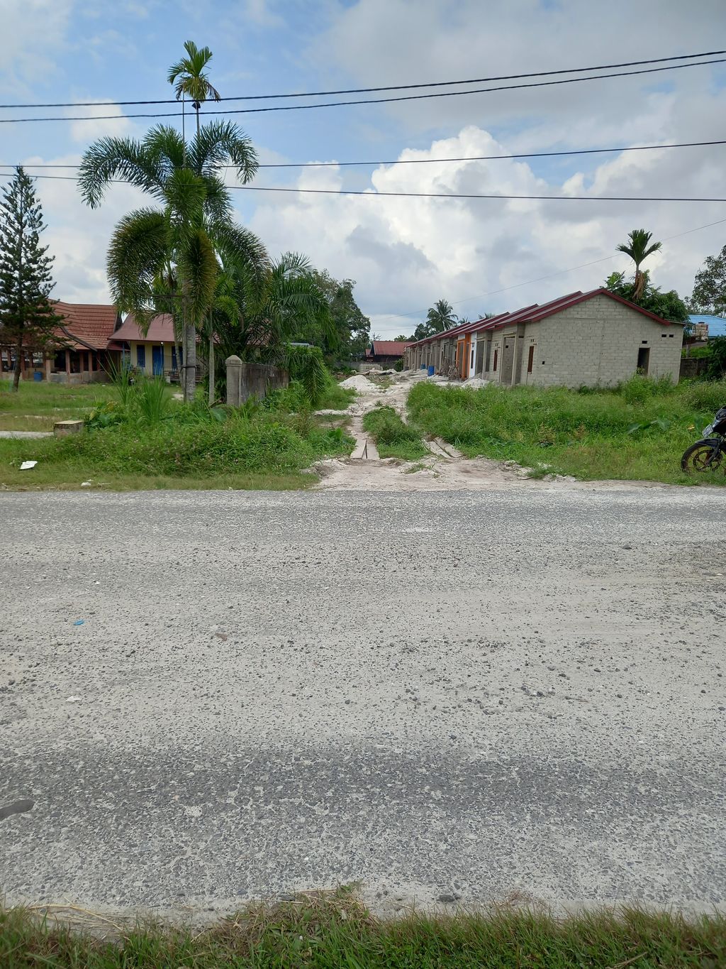 foto gerbang perumahan PERUMAHAN PERMATA LESTARI 05A