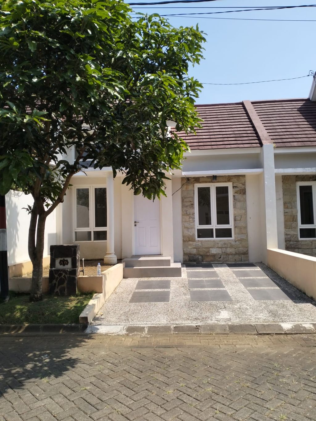foto tampak rumah tipe 40 perumahan MOUNTAIN BOULEVARD