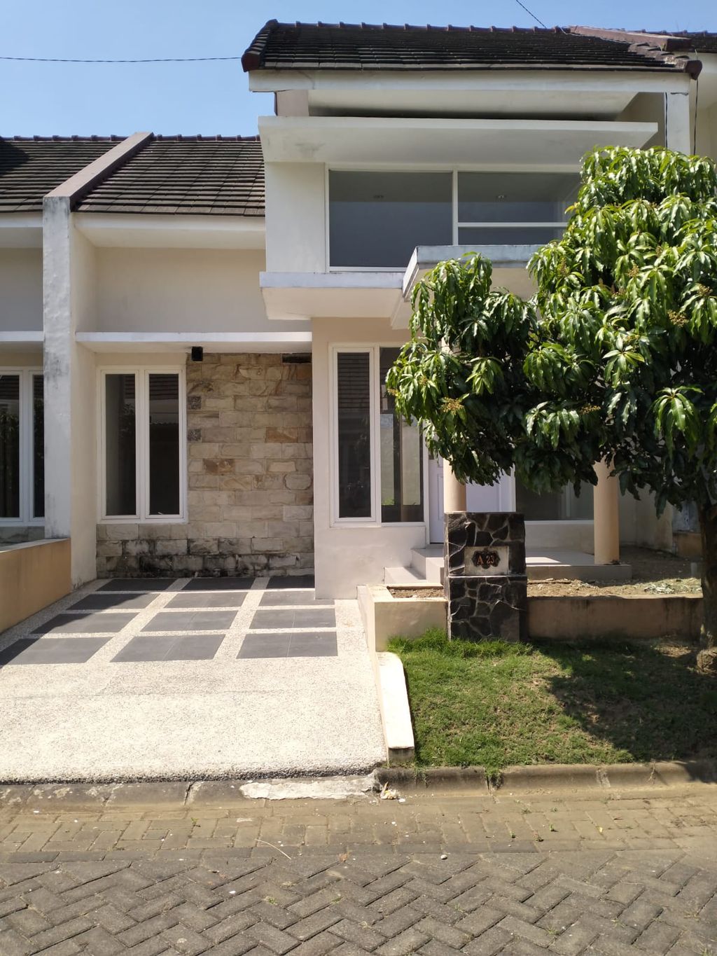 foto tampak rumah tipe 55 perumahan MOUNTAIN BOULEVARD