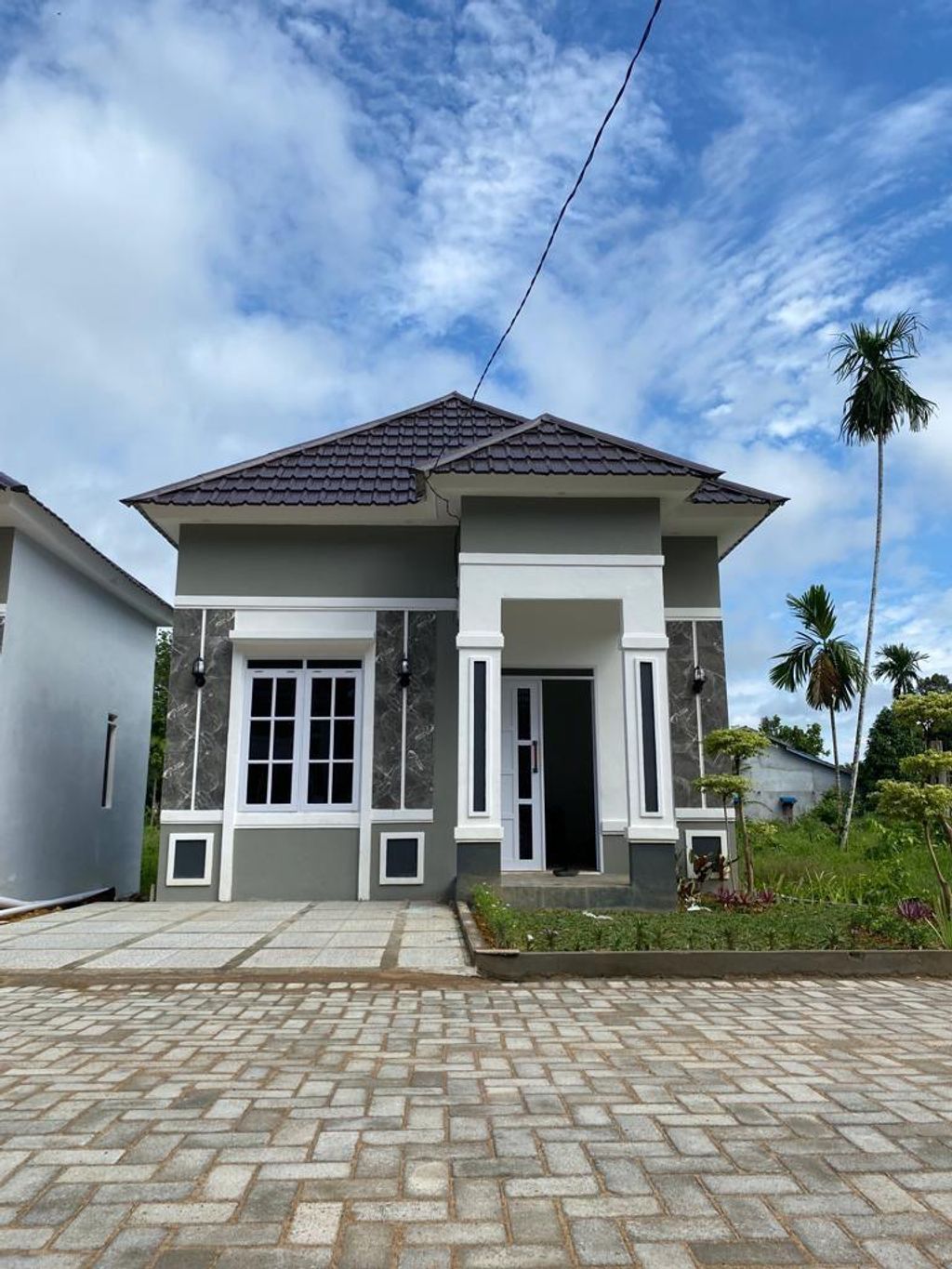 foto tampak rumah tipe 36 perumahan TIFFANY & LA RESIDENCE 9