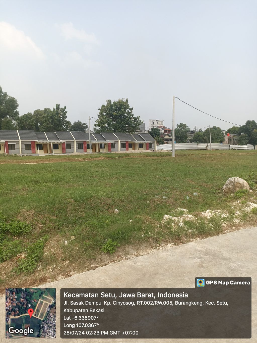 foto posisi tengah perumahan Golden Palm Residence