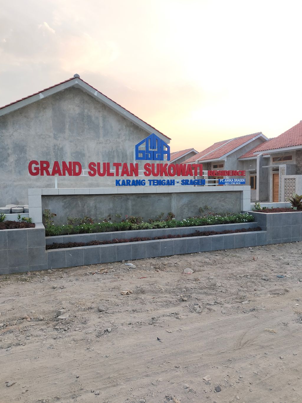 foto gerbang perumahan GRAND SULTAN SUKOWATI RESIDENCE