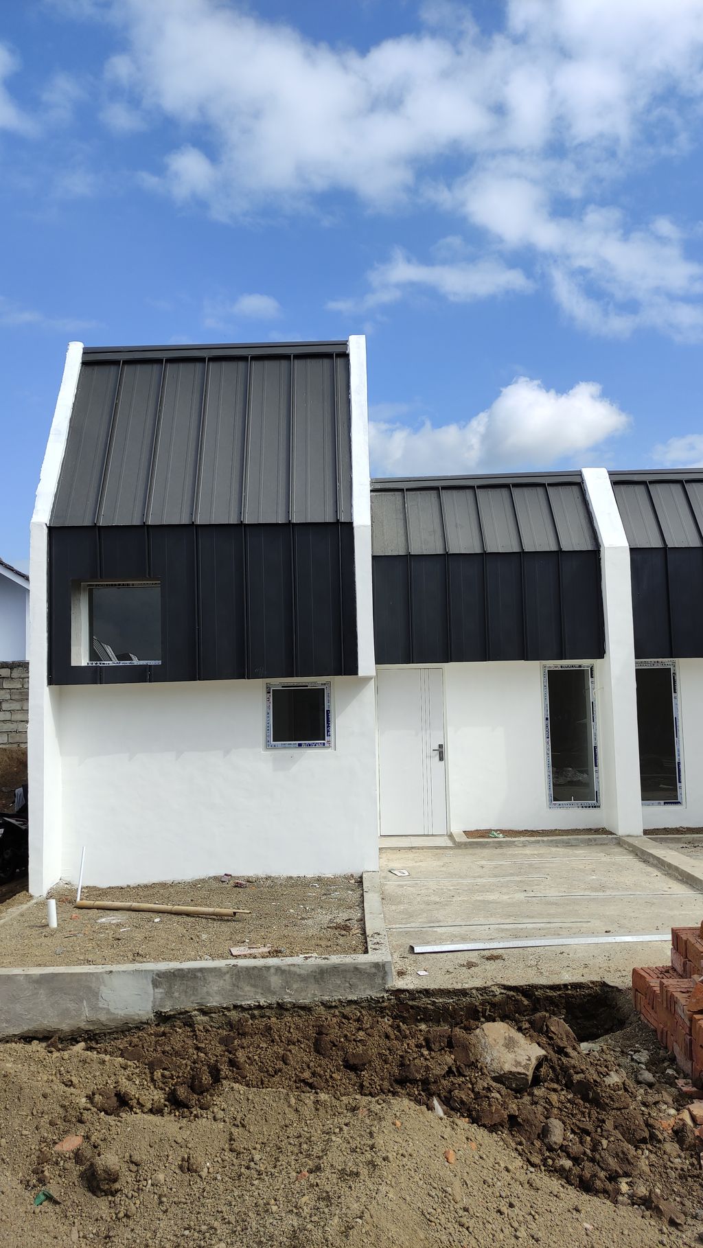 foto contoh rumah perumahan Rembangan Hill Residence 3
