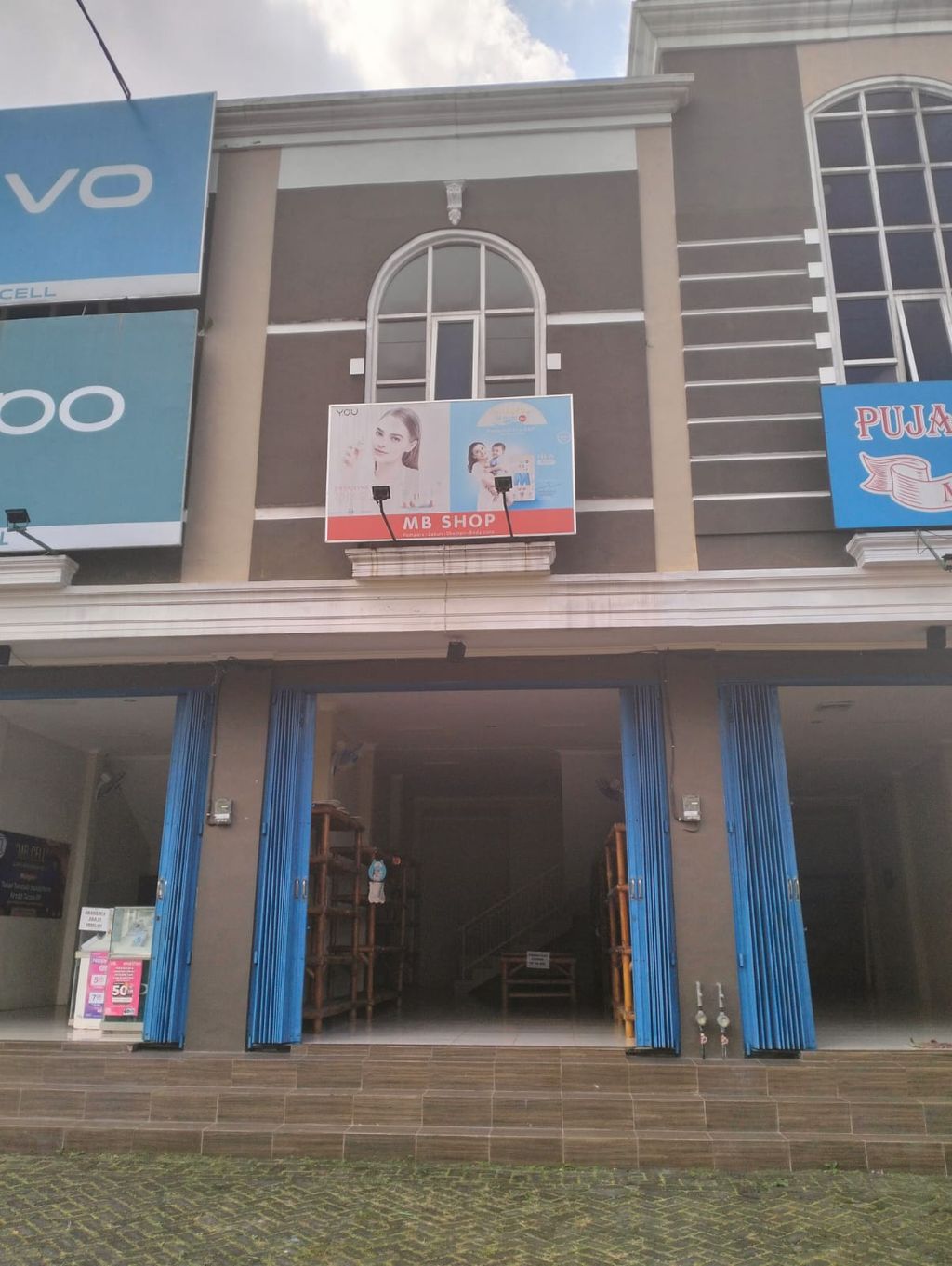 foto tampak rumah tipe RUKO perumahan MOUNTAIN BOULEVARD