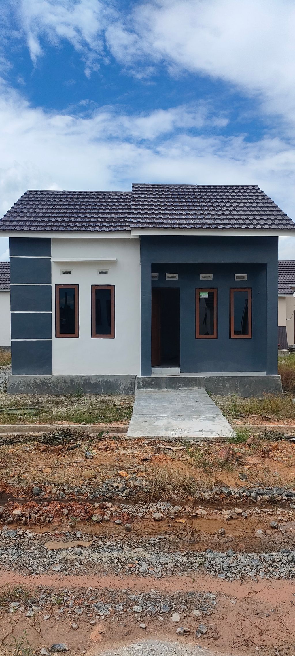 foto tampak rumah tipe 36 perumahan MASNUR LORIHUA