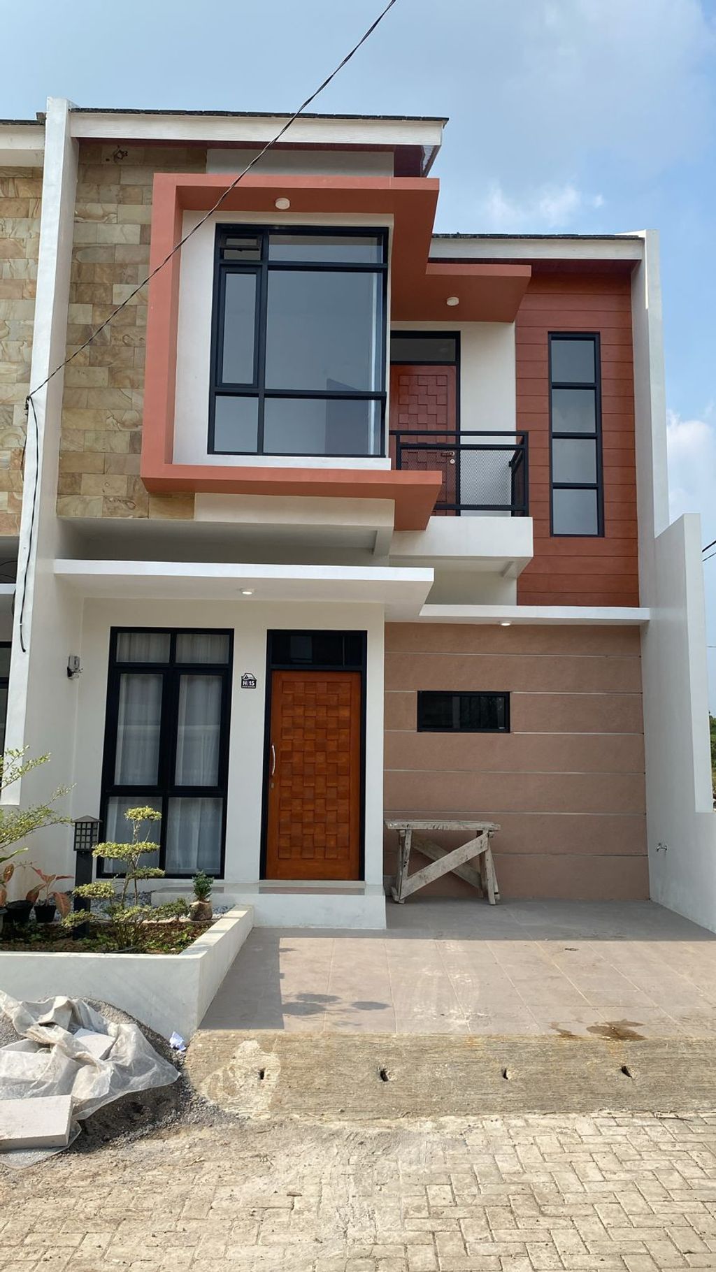 foto tampak rumah tipe 50 perumahan Green Mansion Cihanjuang