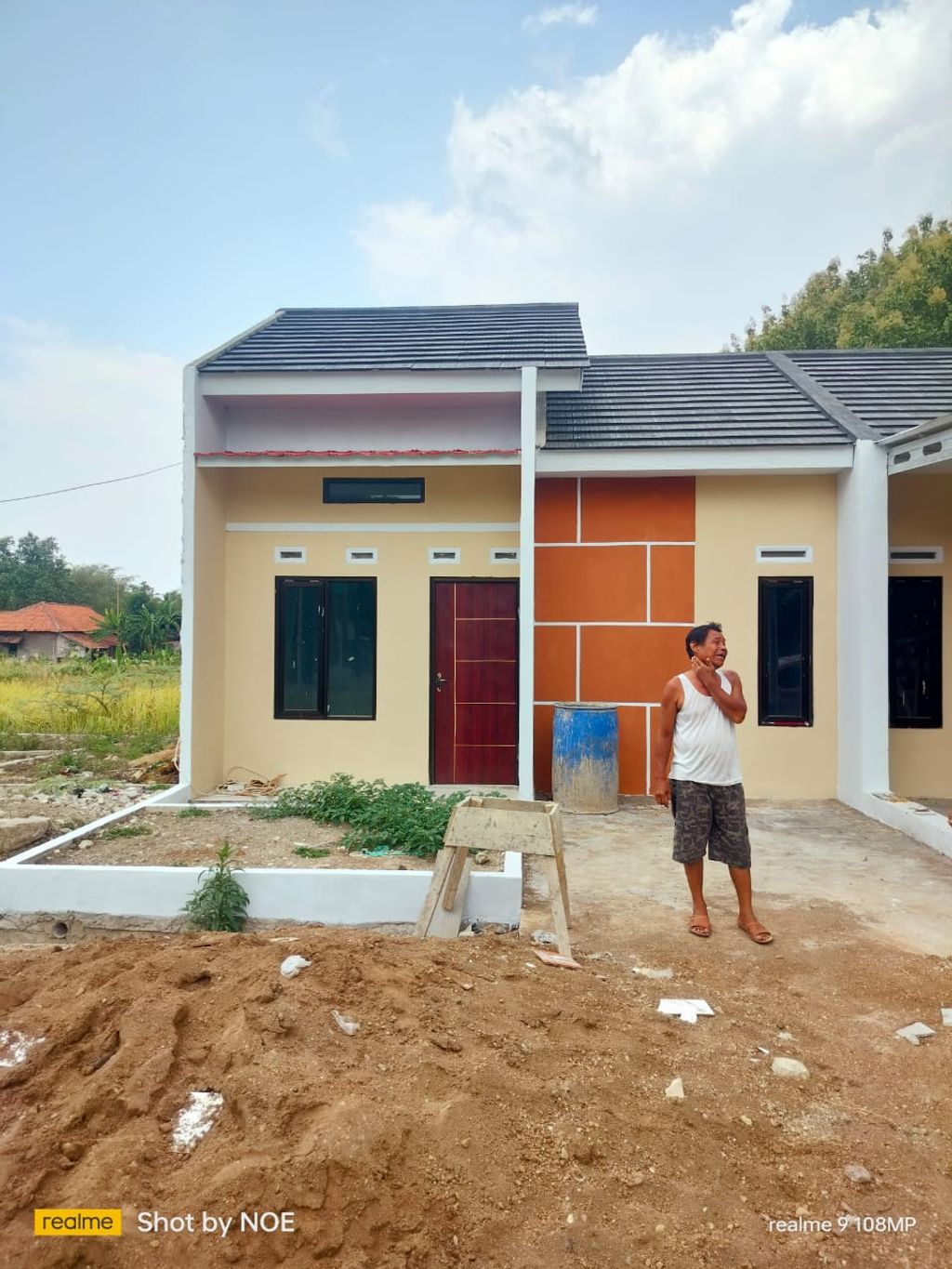 foto tampak rumah tipe 36/66 perumahan BUMI LESTARI CILEDUG