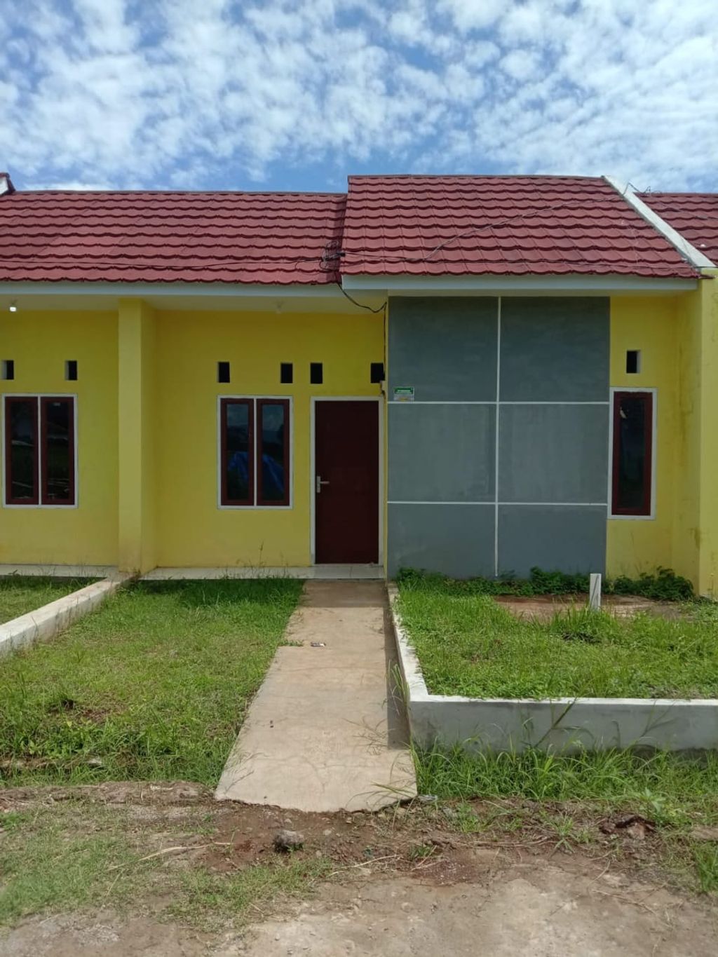 foto tampak rumah tipe Subsidi perumahan Bumi Cikondang 1