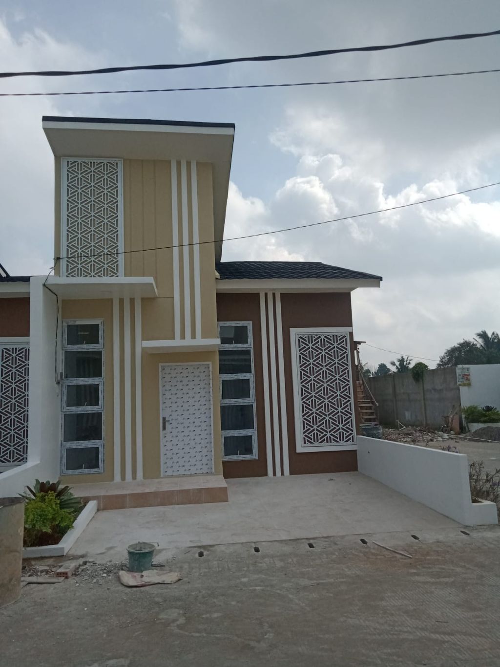foto tampak rumah tipe Rumah Tinggal 46/80 perumahan Griya Bambu Kuning