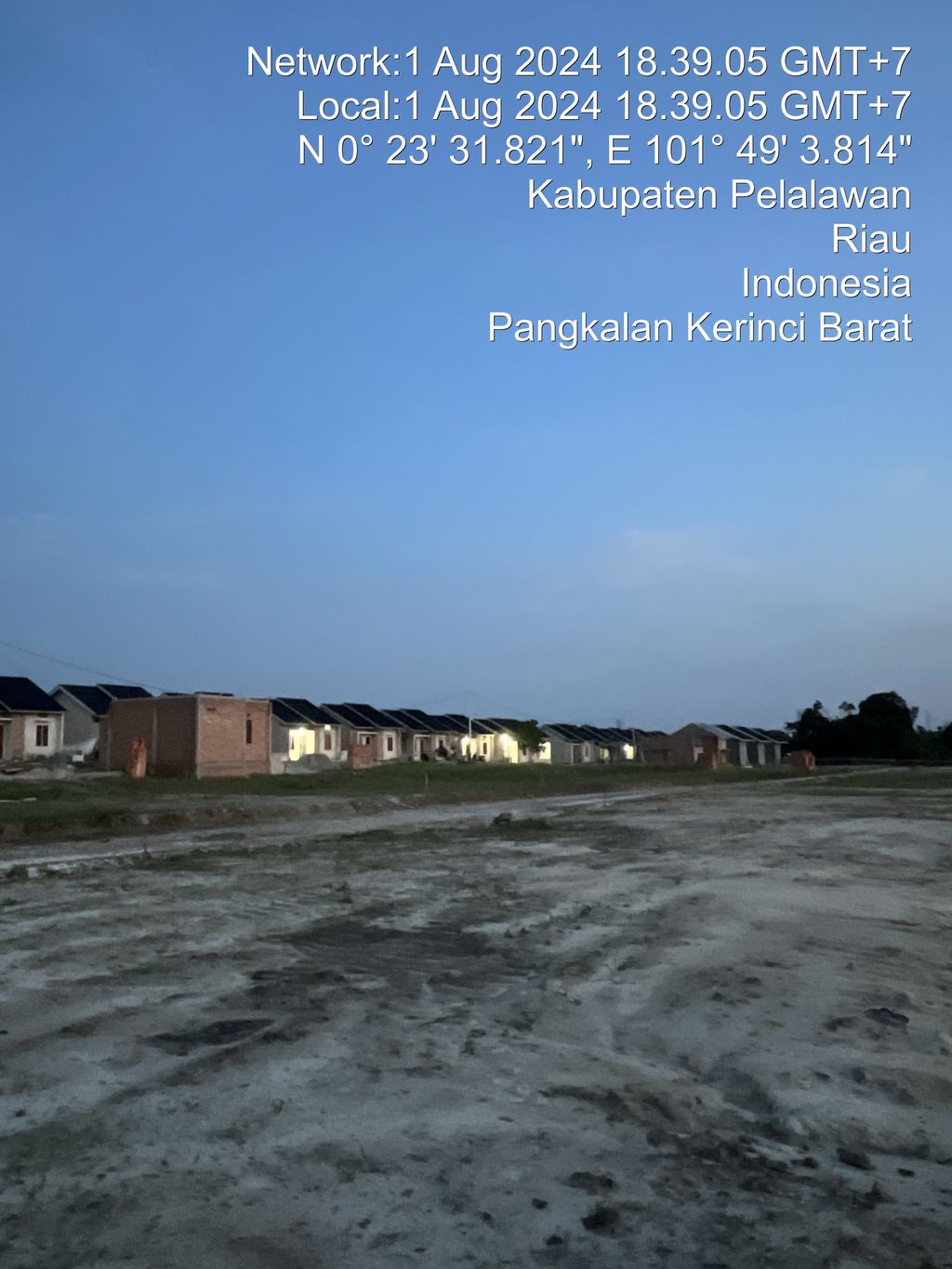 foto posisi tengah perumahan PALM INDAH