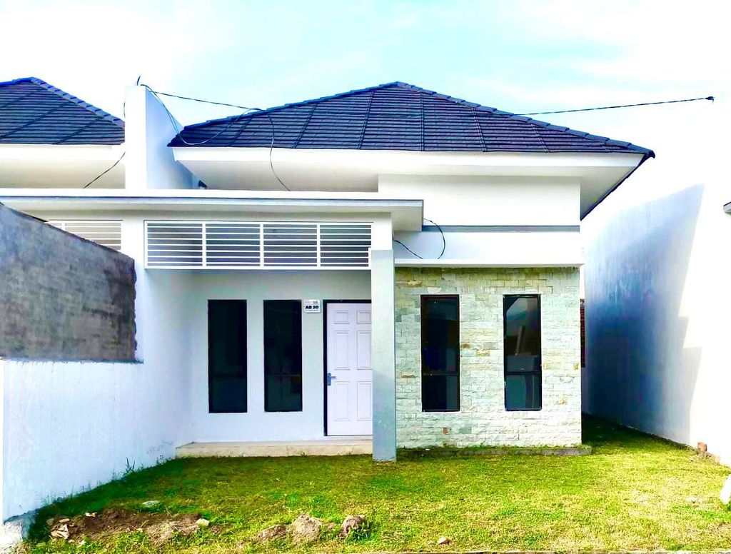 foto tampak rumah tipe KOMERSIL perumahan GRIYA MERCY