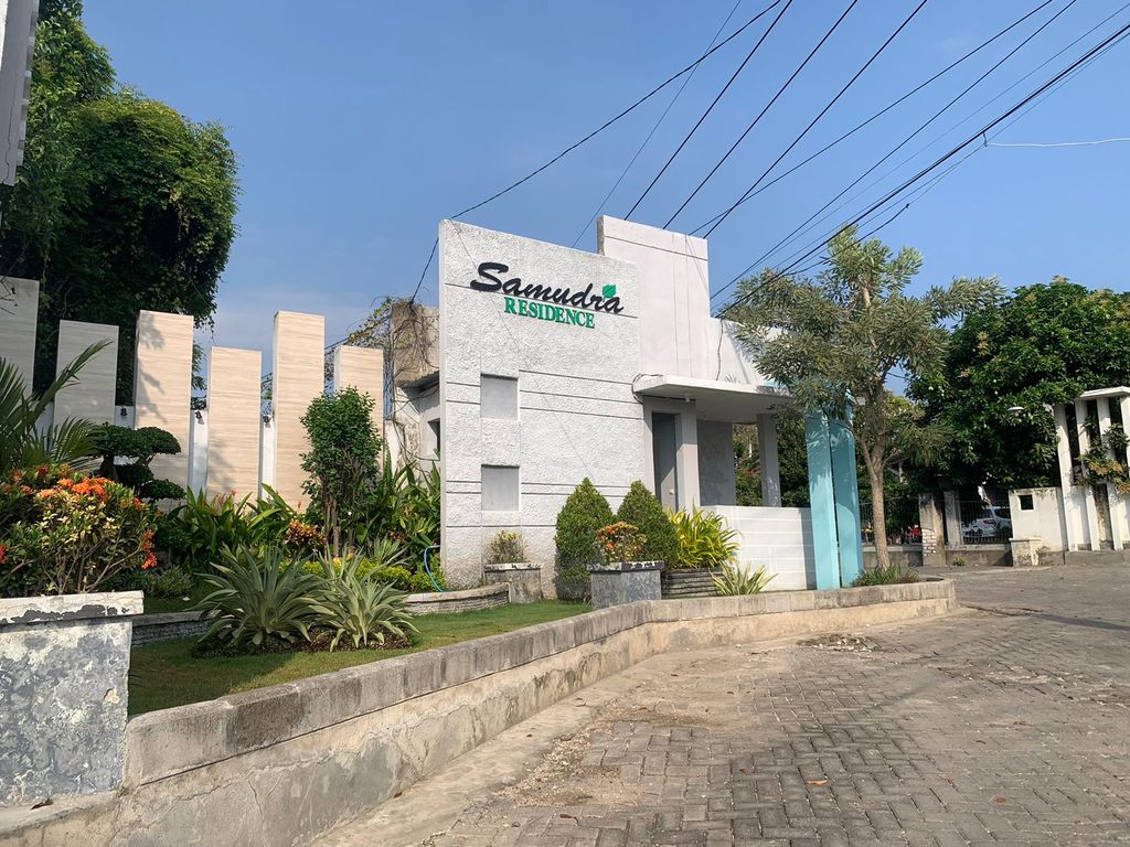 foto gerbang perumahan Samudra Residence