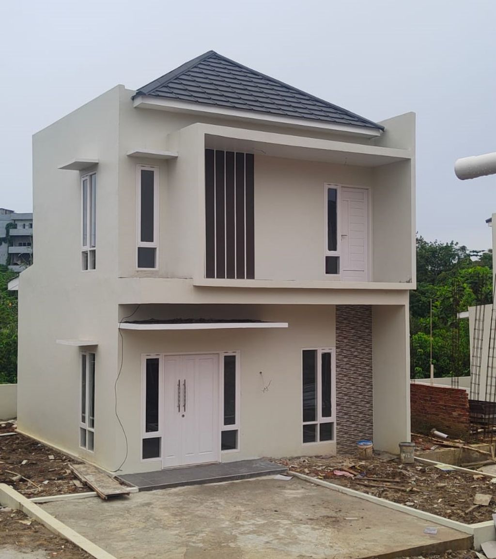 foto tampak rumah tipe 95 BALCON perumahan Green Village